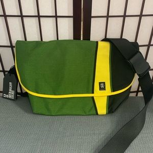 Olive/Black Crumpler Western Lawn Messenger Bag
